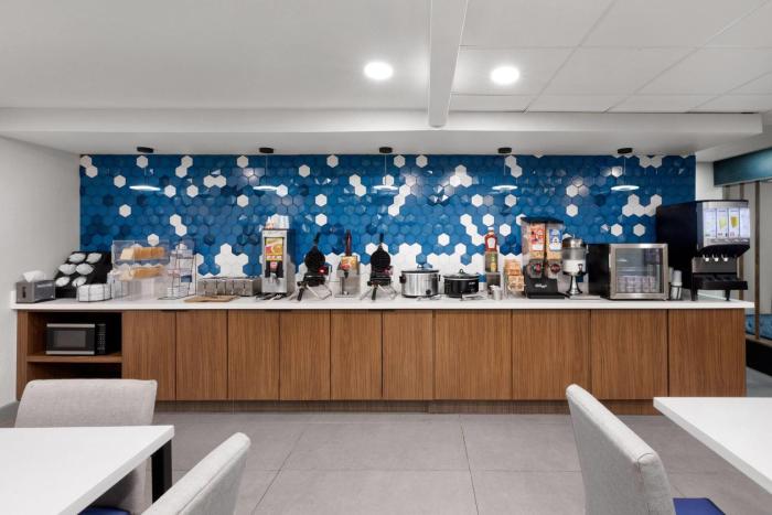 La Quinta by Wyndham Houston Stafford Sugarland