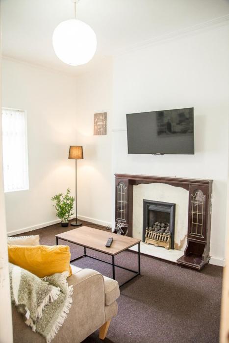 Liverpool 6 beds, Up to 22 percent- Contractors Dream