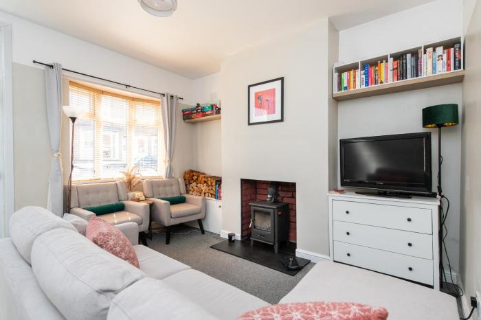 Central 2 BR Cosy House