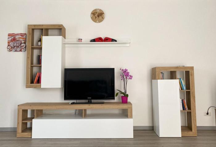 Dalia Lakefront Apartment