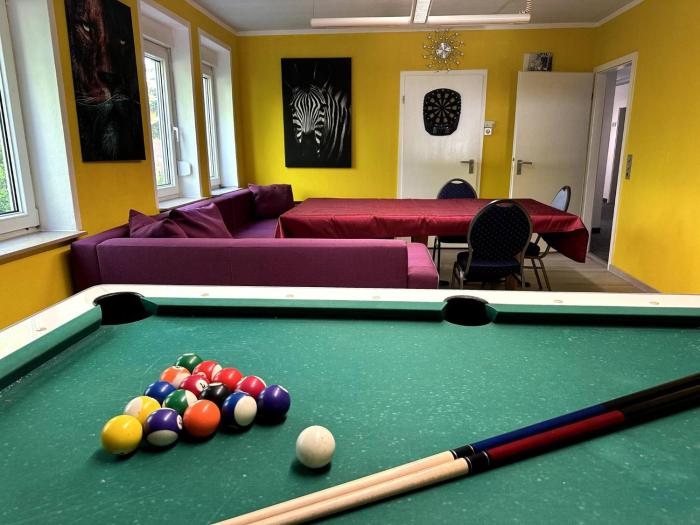 Large accommodation for up to 18 people near Halle Leipzig with Pool Table