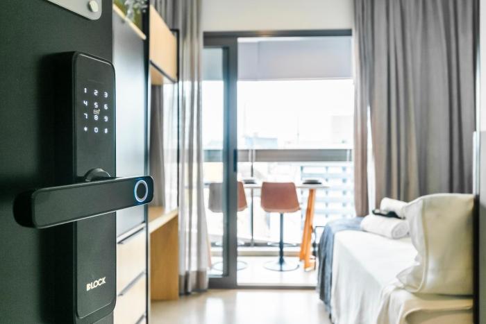 Studio 2113 moderno com maleiro-localizado na rua Oscar Freire 1375