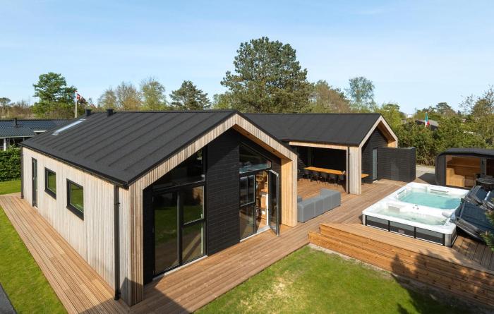 Cozy Home In Hadsund With Sauna
