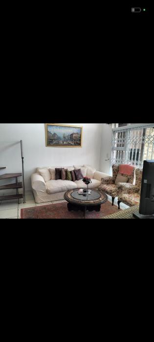 Cosy Well-lit Sandton en-suites apartment