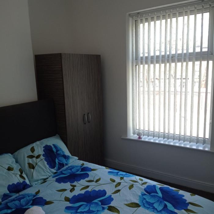 Double-Bedroom in the Heart of Salford Manchester Perfect for Short Stays LT1