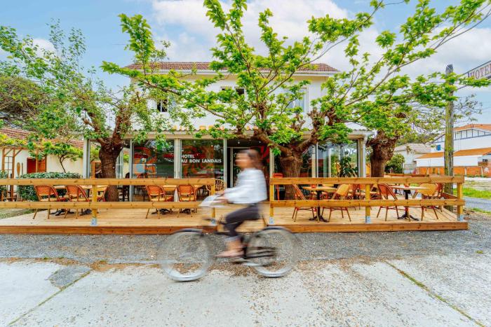 Auberge Au Bon Landais - Surf Hotel et Guinguette