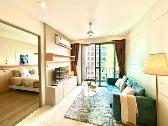 Bright & Spacious Apartment