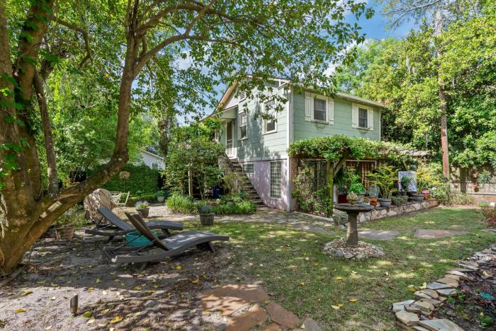 La Petite Fleur-Charming Park Circle Private Studio