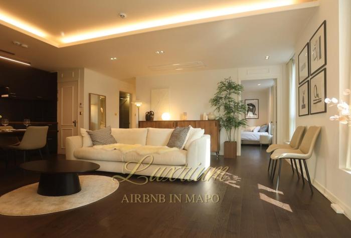 Free Airport Pickup, Europe in Hongdae