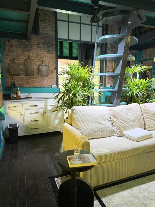 Nhà sách Mãos homestay I