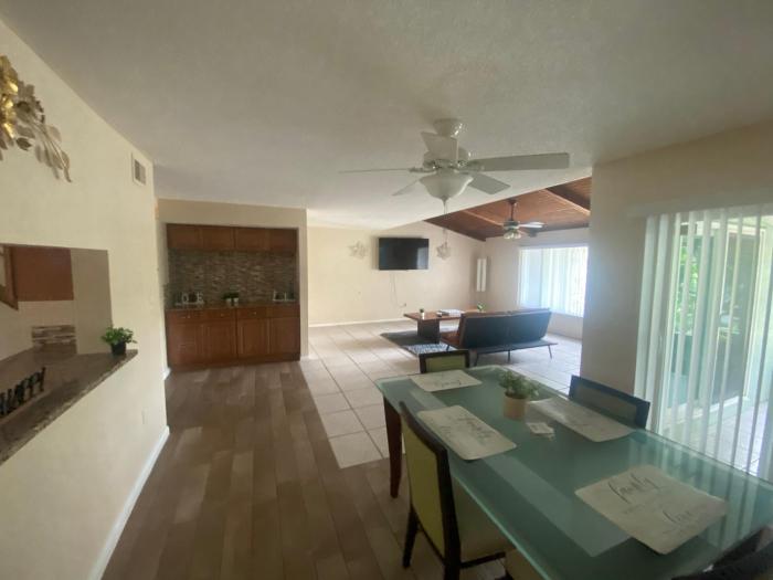 Melbourne Lakeside Paradise