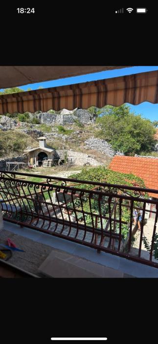 Seoska idila, Krivići