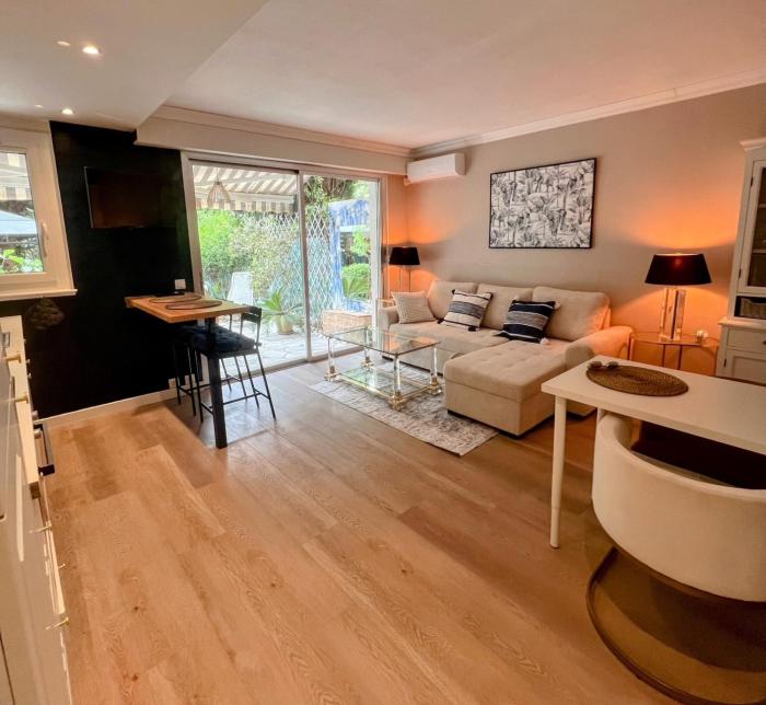 "Saint-Tropez" Superbe appartement avec Terrasse Jardin et Parking privé