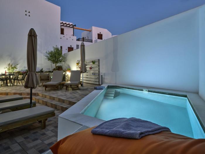 Colors In Naousa - House for 6 people IN the city of Naousa Paros