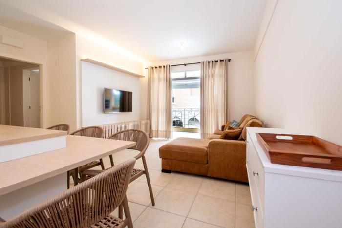 Piscina e Churrasqueira em Jurerê SC7646