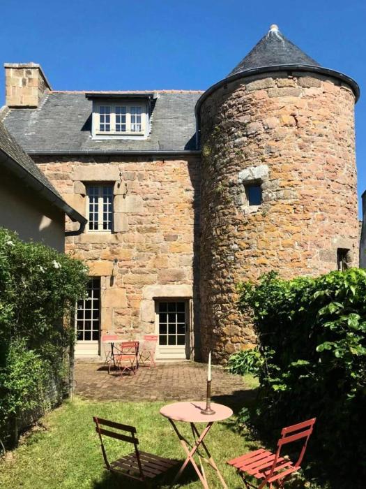 Résidence D02-tregastel - Vacances près de la mer dans une maison médiévale MAE-4284
