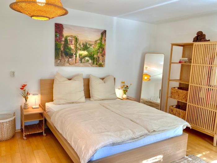 Ruhe & Charme - Family Apartment for 4 People, Self-Check-In, Free Parking, U-Bahn, Netflix