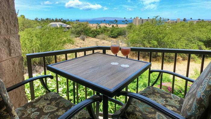 Spacious Ocean View Condo in Kihei
