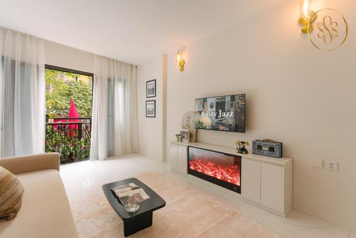 Classic house 3MasterBR HoanKiem Lake by SSens Homes