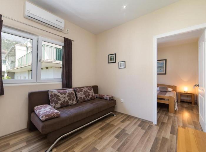 Apartments Nmn Drvenik