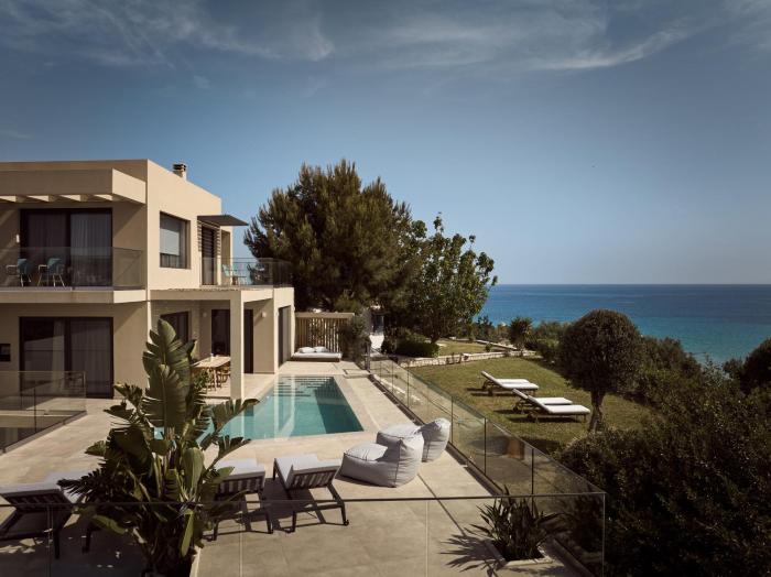 Uparati villa - Hilltop Sea View Retreat by the beach