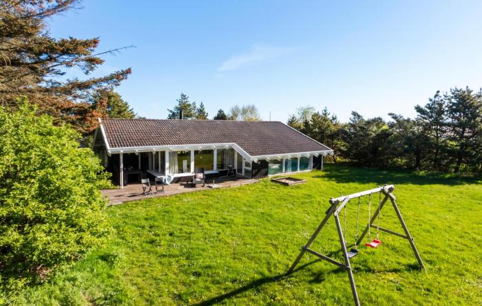 3 Bedroom Beautiful Home In Hjørring