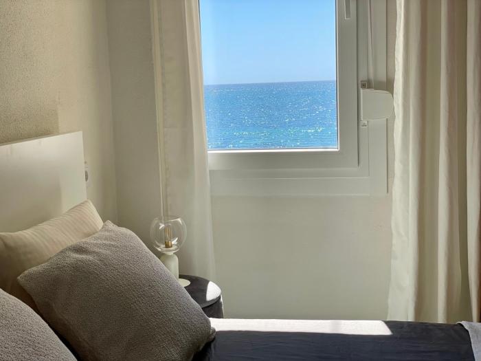 Apartament przy morzu w Torrevieja z 3 sypialniami w pobliżu barów i restauracji