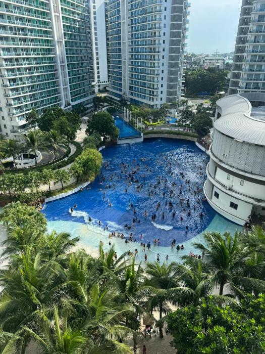 Apple Paris Azure Staycation