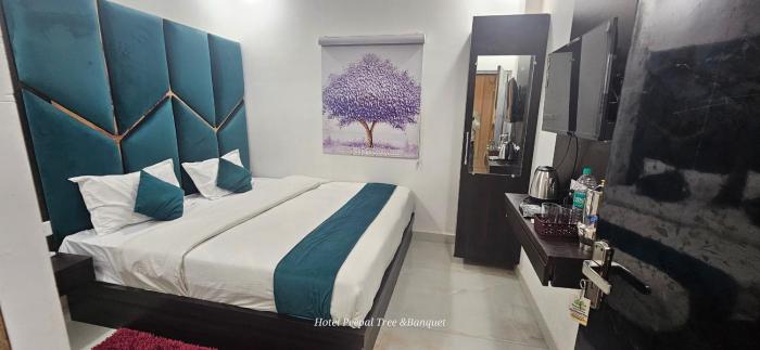 HOTEL PEEPAL#TREE Near Rambag Railway Station -Free Parking And Wi-fi Facilities - A Top Rated Hotel