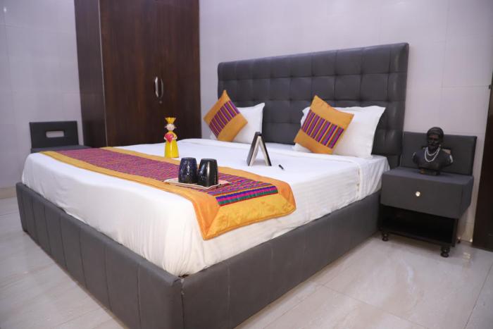 Divine India Service Apartment 1Bhk,L-36B,Saket