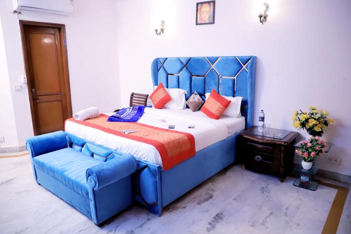 Divine India Service Apartment,2Bhk, D-198,SAKET