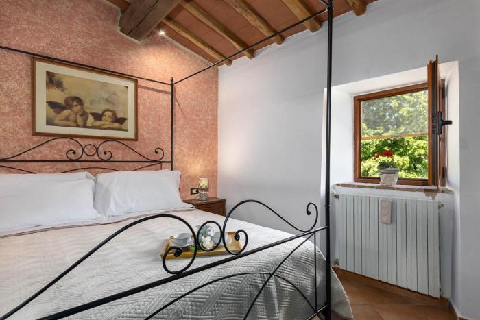 Casa con vista panoramica nel cuore della Toscana