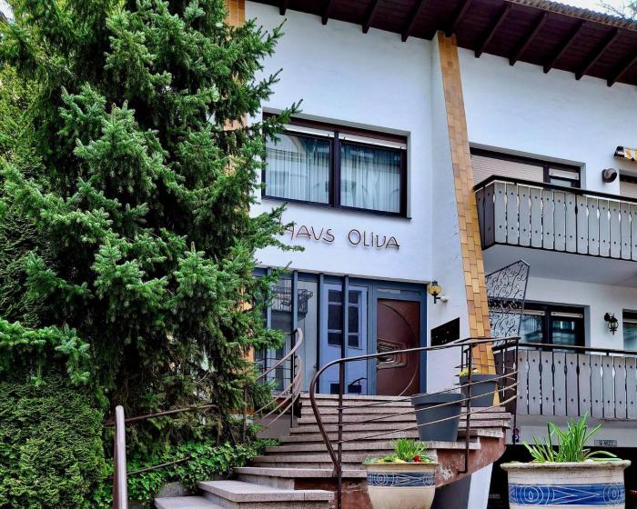 Haus Oliva Charmante FeWo in Top-Lage mit Balkon und Parkplatz