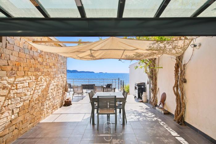 Maison sur leau-Hyères-Almanarre-Parkings Clim WIFI By HC