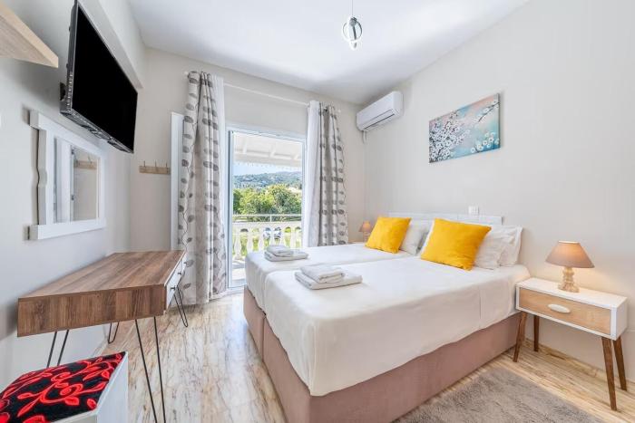 Donnas luxury home in Kassiopi 300m from the sea