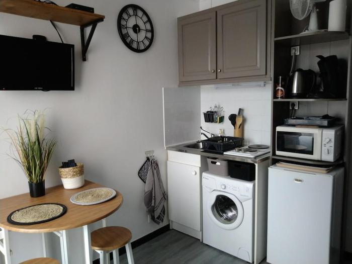 Petit studio en bord de mer avec parking et WI-FI