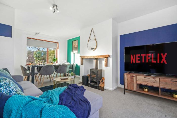 Beautiful 4 Bedroom Home with Parking in Rugby