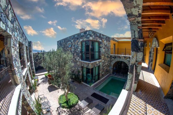 Tierra Adentro Hotel, Fashion Grill & Spa