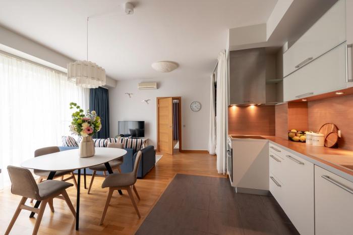 Charming Seaside Apartment