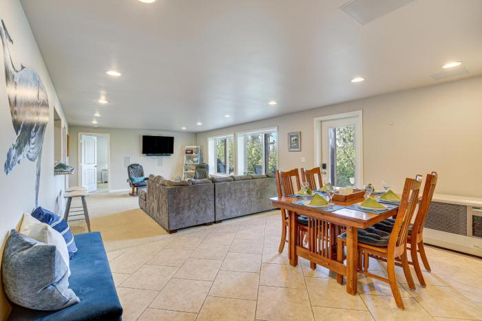 Fish & Hike: Apartment w Pool Table in Ketchikan!