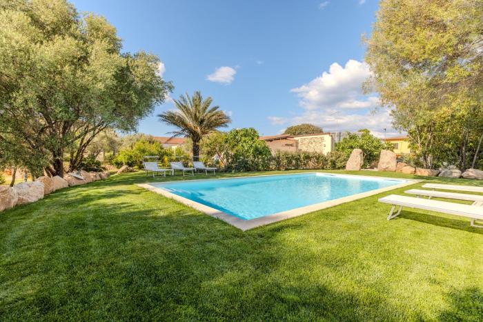 Stazzo San Teodoro LOlivastro Piscina Condivisa