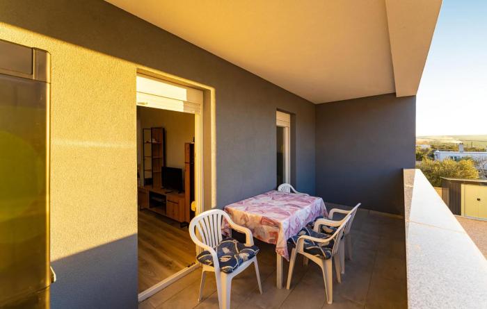 Stunning Apartment In Gornji Karin