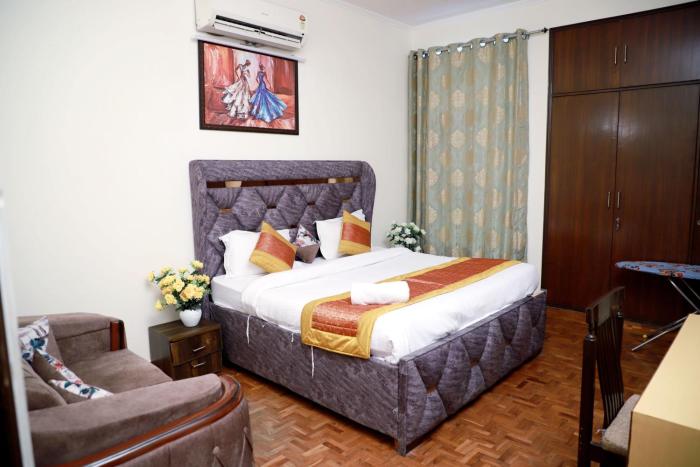 Divine India Service Apartment 3Bhk 1B Near Max Hospital Saket