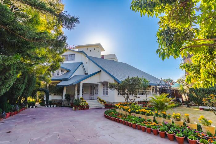 Boutique Villa w Bonfire & BBQ, Mussoorie Foothills