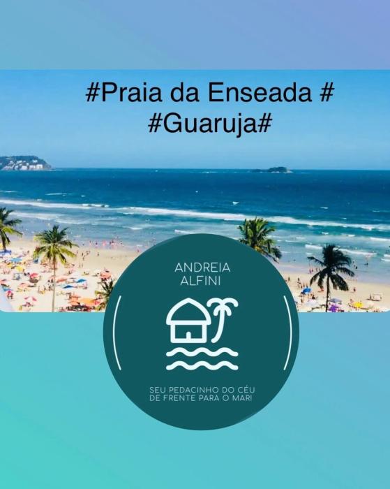 Pé na areia na praia da Enseada Guarujá