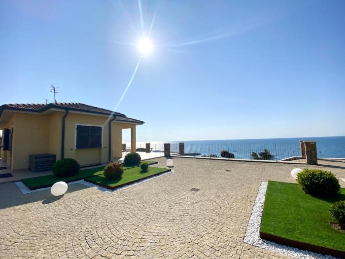 B204 Villa - Elegante dimora panoramica vista mare