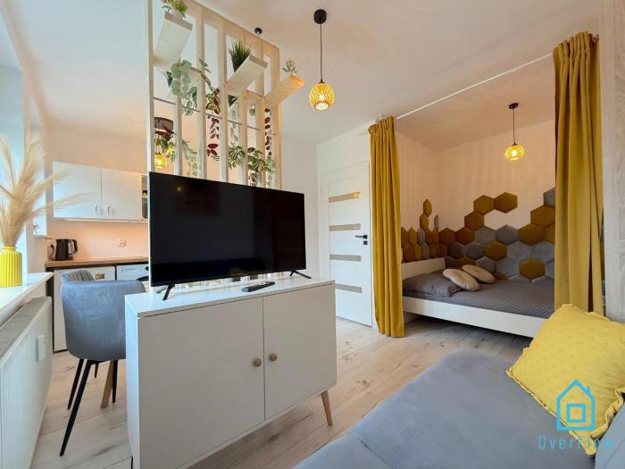 Honey Apartment- Cozy Retreat, 10 Minutes to Gdańsk Old Town