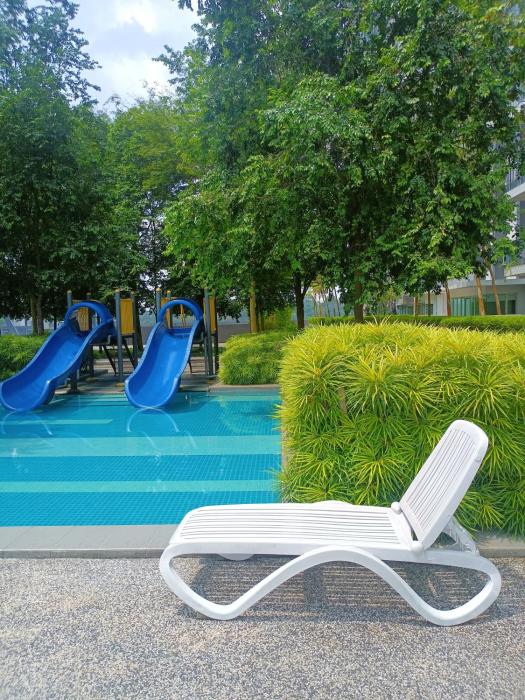 Savanna Executive Suites at Southville by DKAY HOMES, Pool with Slide