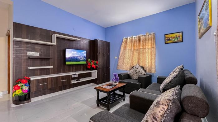 S V IDEAL HOMESTAY -2BHK SERVICE APARTMENTS-AC Bedrooms, Premium Amities, 2KM to Tiruchanoor Padmavathi Temple , 6KM to Alipiri, 24 HOURS Service BOYS Available