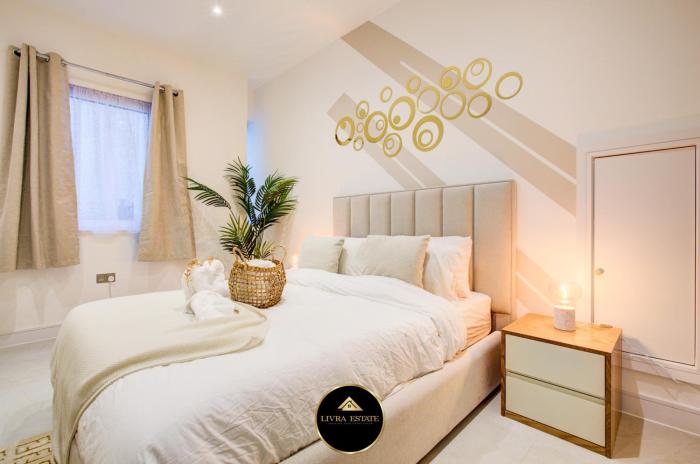 Modern Ground Floor, 2 Bed, 2 Bath Apt By Livra Estate Short Lets & Serviced Accommodation South Croydon With Garden